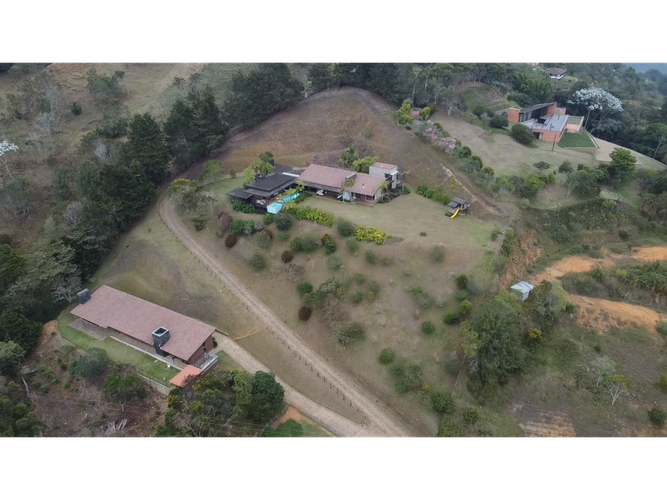 Casa de 4 alcobas en venta en El Tablazo, Rionegro, 1000 m² · foto 17 de 19