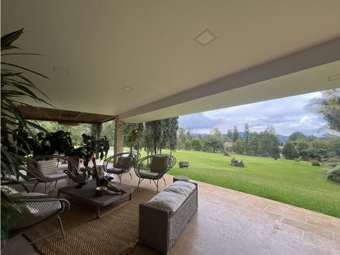 Casa de 8 alcobas en venta en El Retiro, 850 m² · foto 2 de 24
