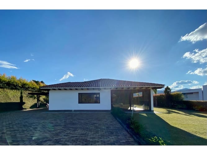 Casa de 3 alcobas en venta en El Retiro, 387 m² · foto 6 de 14