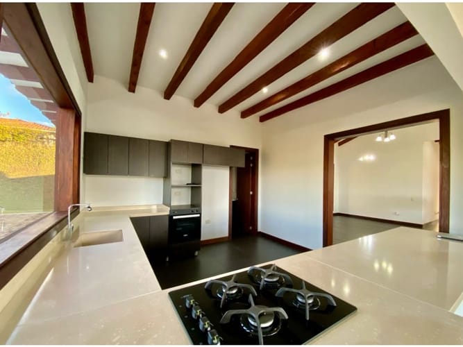 Casa de 3 alcobas en venta en El Retiro, 387 m² · foto 7 de 14