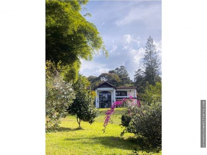 Casa de 5 alcobas en venta en Llano Grande, Rionegro, 1000 m² · foto 2 de 24