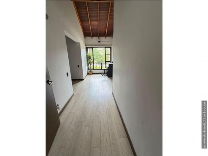 Casa de 5 alcobas en venta en Llano Grande, Rionegro, 1000 m² · foto 11 de 24