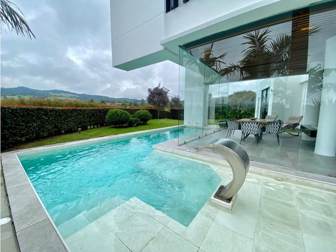 Casa de 3 alcobas en venta en Villagrande, Medellín, 600 m² · foto 2 de 24