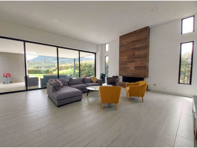 Casa de 4 alcobas en venta en Simesa, Rionegro, 536 m² · foto 3 de 21