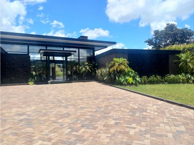 Casa de 3 alcobas en venta en Llano Grande, Rionegro, 547 m² · foto 8 de 12