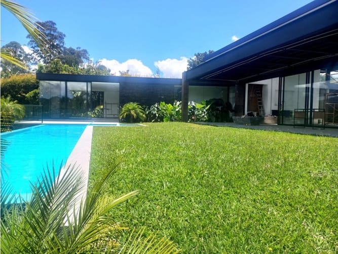 Casa de 3 alcobas en venta en Llano Grande, Rionegro, 547 m² · foto 11 de 12