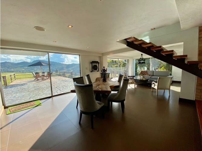 Casa de 6 alcobas en venta en Loreto, Medellín, 920 m² · foto 4 de 24