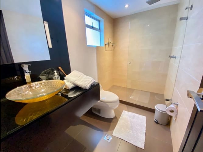 Casa de 6 alcobas en venta en Loreto, Medellín, 920 m² · foto 11 de 24