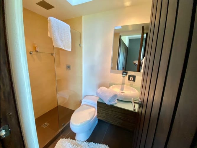 Casa de 6 alcobas en venta en Loreto, Medellín, 920 m² · foto 19 de 24