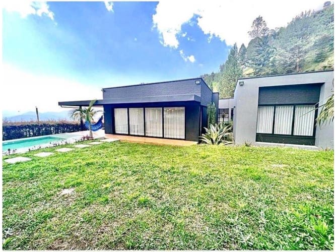 Casa de 4 alcobas en arriendo en Las Palmas, Envigado, 450 m² · foto 5 de 24