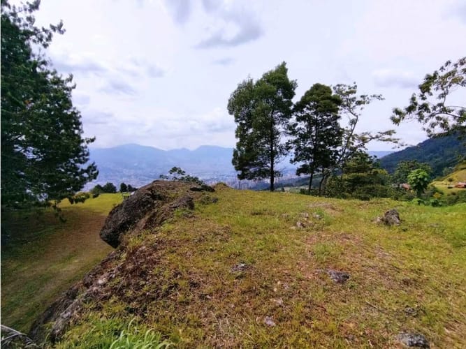 Lote en venta en Santa Catalina, Envigado · foto 3 de 22