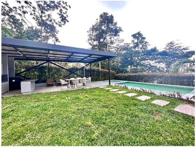 Casa de 4 alcobas en arriendo en Las Palmas, Envigado, 450 m² · foto 22 de 24