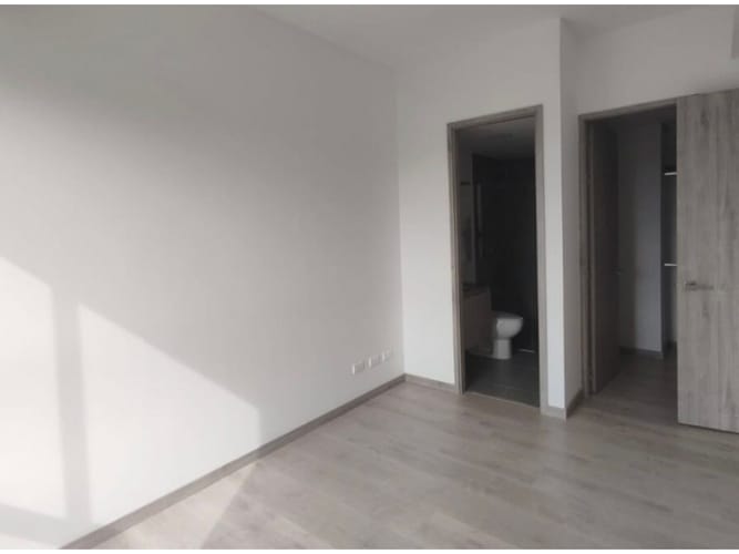Apartamento de 2 alcobas en venta en El Porvenir, Rionegro, 77 m² · foto 9 de 15