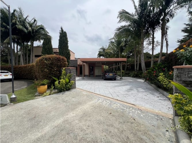 Casa de 5 alcobas en venta en El Plan, Rionegro, 580 m² · foto 1 de 24