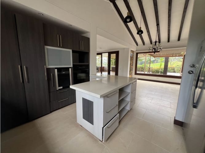 Casa de 5 alcobas en venta en El Plan, Rionegro, 580 m² · foto 10 de 24