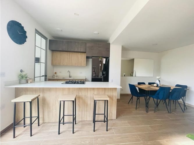 Casa de 3 alcobas en venta en Lomitas, La Ceja, 132 m² · foto 2 de 24