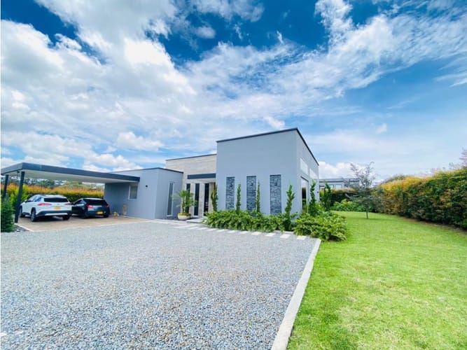 Casa de 3 alcobas en venta en Llano Grande, Rionegro, 420 m² · foto 4 de 24