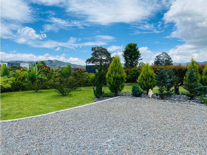 Casa de 3 alcobas en venta en Llano Grande, Rionegro, 420 m² · foto 8 de 24