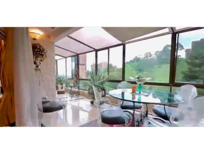 Apartamento de 4 alcobas en venta en San Lucas, Medellín, 570 m² · foto 11 de 24