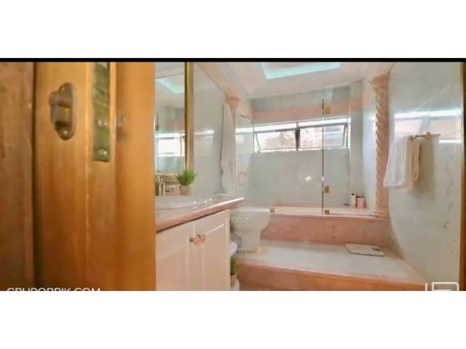 Apartamento de 4 alcobas en venta en San Lucas, Medellín, 570 m² · foto 13 de 24