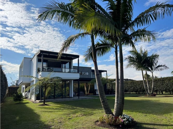 Casa de 5 alcobas en venta en Llano Grande, Rionegro, 600 m² · foto 2 de 20