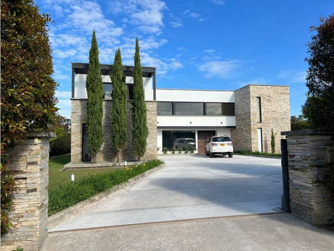 Casa de 5 alcobas en venta en Llano Grande, Rionegro, 600 m² · foto 3 de 20