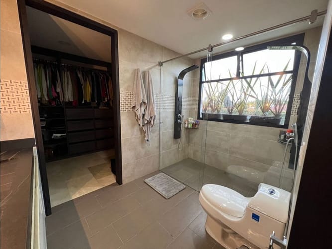 Casa de 5 alcobas en venta en Llano Grande, Rionegro, 600 m² · foto 17 de 20