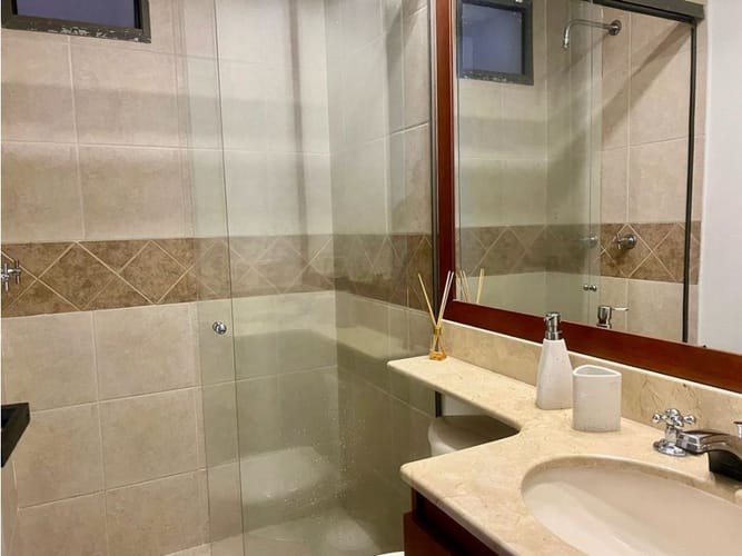 Apartamento de 3 alcobas en arriendo en El Poblado, Medellín, 150 m² · foto 14 de 14