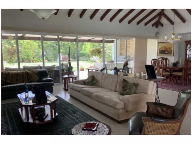 Casa de 4 alcobas en venta en Llano Grande, El Carmen de Viboral, 386 m² · foto 3 de 17