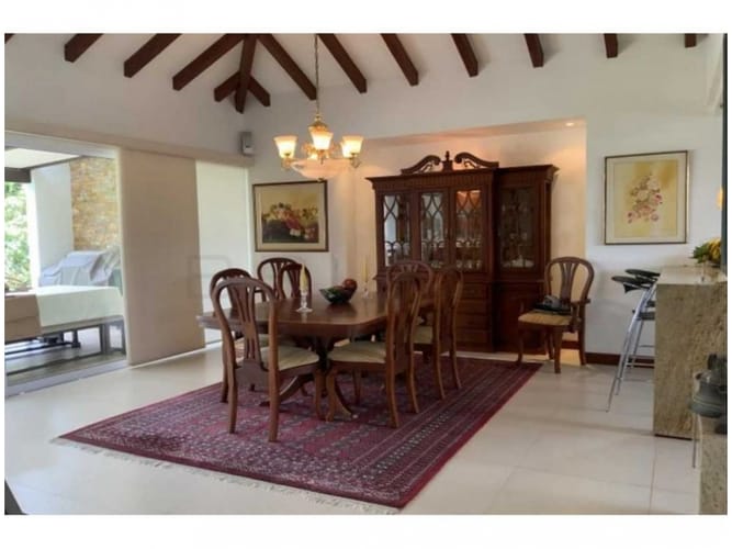 Casa de 4 alcobas en venta en Llano Grande, El Carmen de Viboral, 386 m² · foto 5 de 17