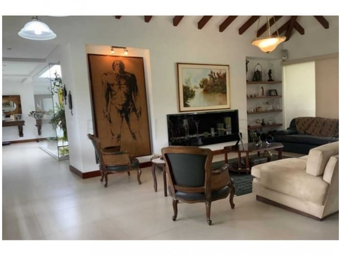 Casa de 4 alcobas en venta en Llano Grande, El Carmen de Viboral, 386 m² · foto 6 de 17