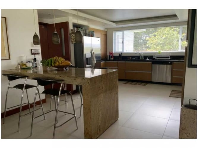 Casa de 4 alcobas en venta en Llano Grande, El Carmen de Viboral, 386 m² · foto 8 de 17
