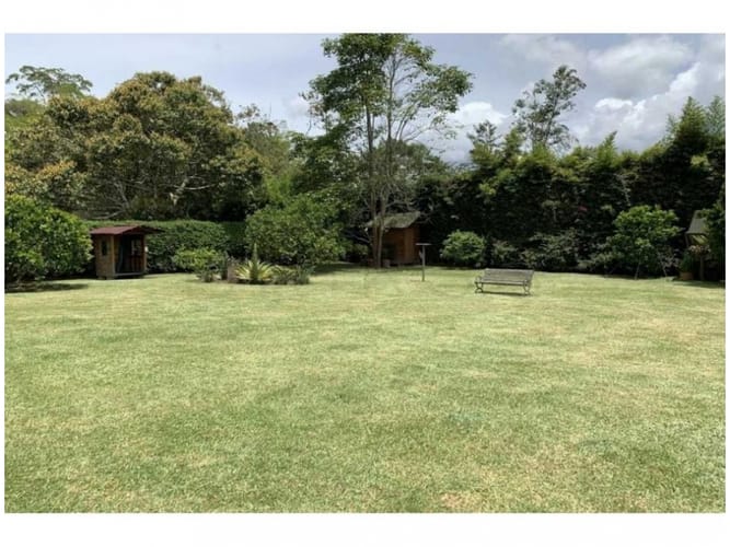 Casa de 4 alcobas en venta en Llano Grande, El Carmen de Viboral, 386 m² · foto 11 de 17