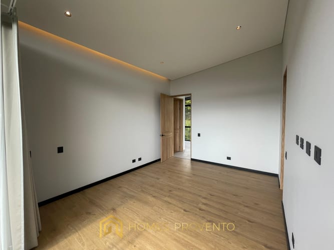 Casa de 3 alcobas en venta en Llano Grande, Rionegro, 450 m² · foto 13 de 24