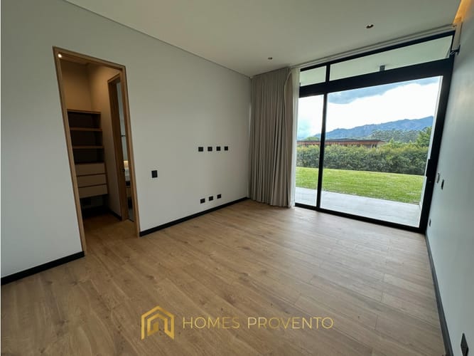 Casa de 3 alcobas en venta en Llano Grande, Rionegro, 450 m² · foto 19 de 24