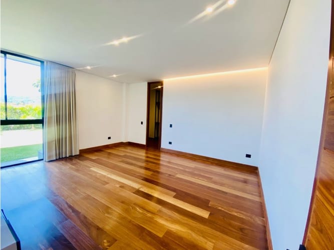 Casa de 6 alcobas en venta en Llano Grande, Rionegro, 800 m² · foto 3 de 24