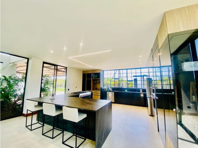 Casa de 6 alcobas en venta en Llano Grande, Rionegro, 800 m² · foto 14 de 24