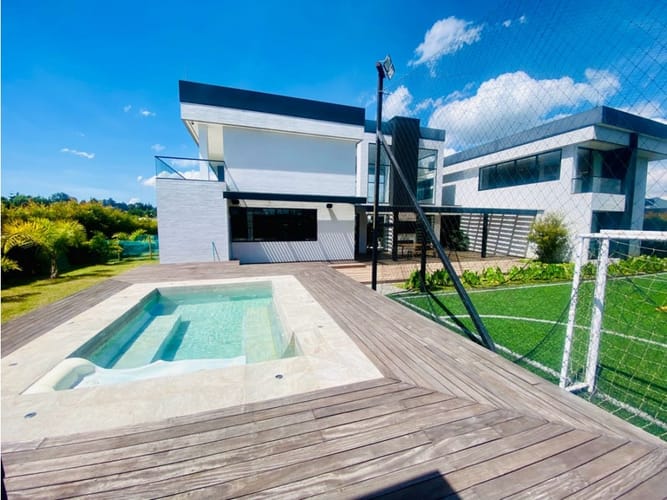 Casa de 6 alcobas en venta en Llano Grande, Rionegro, 800 m² · foto 20 de 24