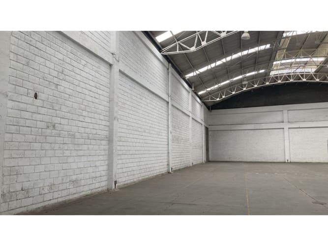 Bodega en arriendo en Centro, Rionegro, 1058 m² · foto 3 de 7