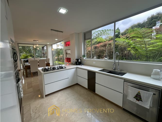 Casa de 4 alcobas en arriendo en Mesa, Envigado, 450 m² · foto 3 de 24