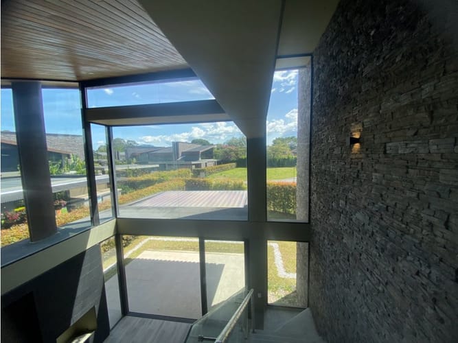 Casa de 4 alcobas en venta en Llano Grande, Rionegro, 241 m² · foto 3 de 17