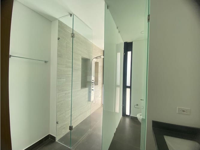 Casa de 4 alcobas en venta en Llano Grande, Rionegro, 241 m² · foto 11 de 17