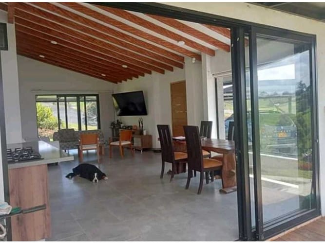 Casa de 3 alcobas en venta en El Carmen De Viboral, El Carmen de Viboral, 186 m² · foto 4 de 9