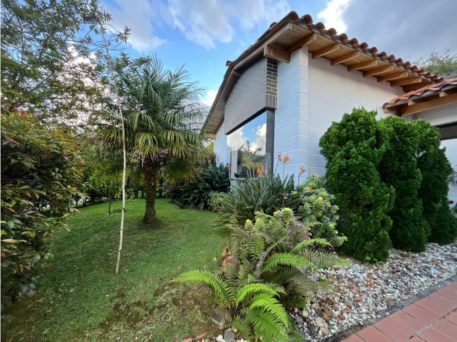 Casa de 3 alcobas en venta en El Retiro, 306 m² · foto 2 de 24