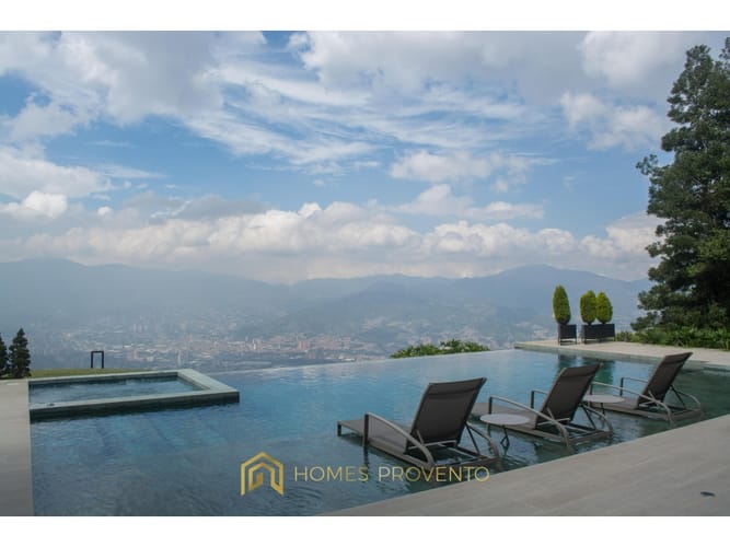 Casa de 4 alcobas en venta en Las Palmas, Envigado, 844 m² · foto 2 de 24
