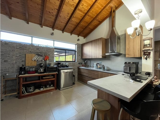 Casa de 3 alcobas en venta en El Retiro, 306 m² · foto 9 de 24