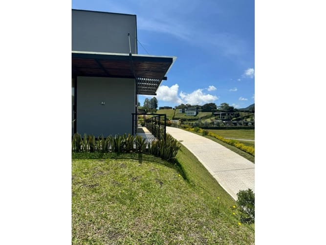 Casa de 6 alcobas en venta en Guamito, Rionegro, 400 m² · foto 3 de 14