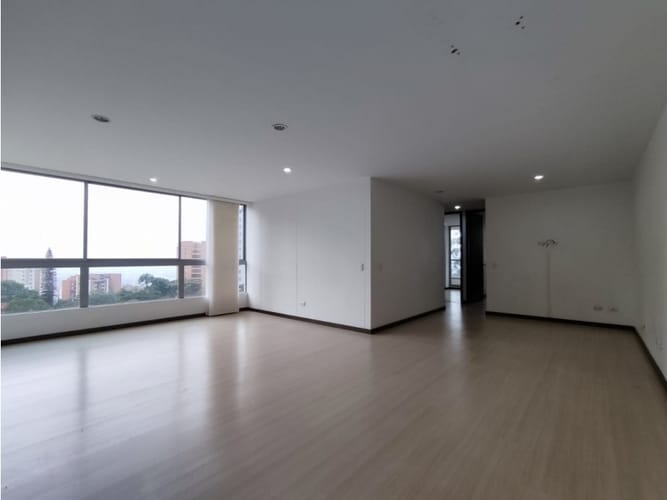 Apartamento de 3 alcobas en venta en Loma El Atravesado, Envigado, 100 m² · foto 2 de 9