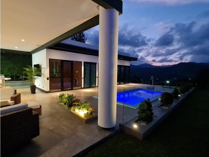 Casa de 3 alcobas en venta en El Retiro, 865 m² · foto 2 de 24