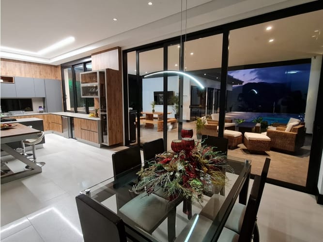 Casa de 3 alcobas en venta en El Retiro, 865 m² · foto 19 de 24